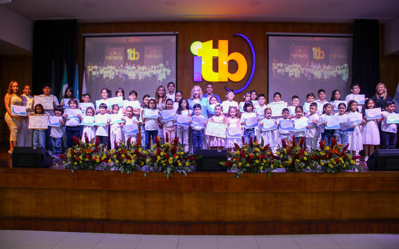 Primer día de la III Cumbre de Mujer Impacto Mundial: Mujeres en Acción y Cultura de Paz