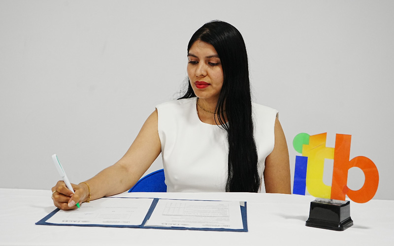 +30 futuros tecnólogos en Administración superaron un gran reto