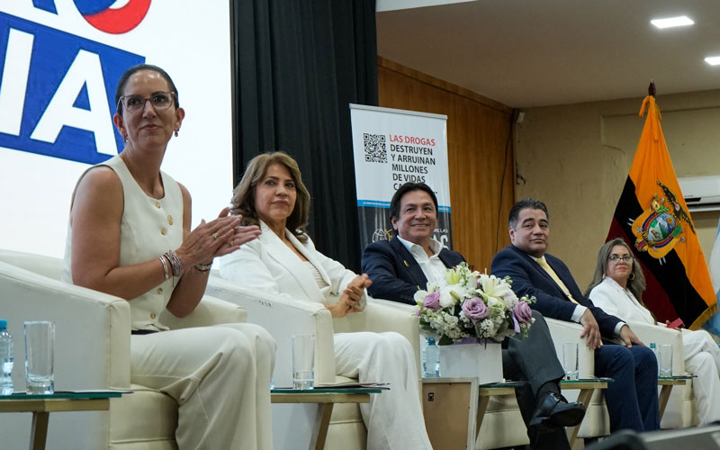 Autoridades del ITB participan en el lanzamiento de la campana nacional Recuperando el Futuro por un Ecuador Libre de Drogas