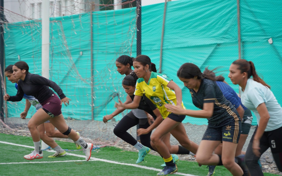 Más de 150 estudiantes del ITB  participaron este viernes en la jornada de selección organizada por Bolivarianos Sporting Club.