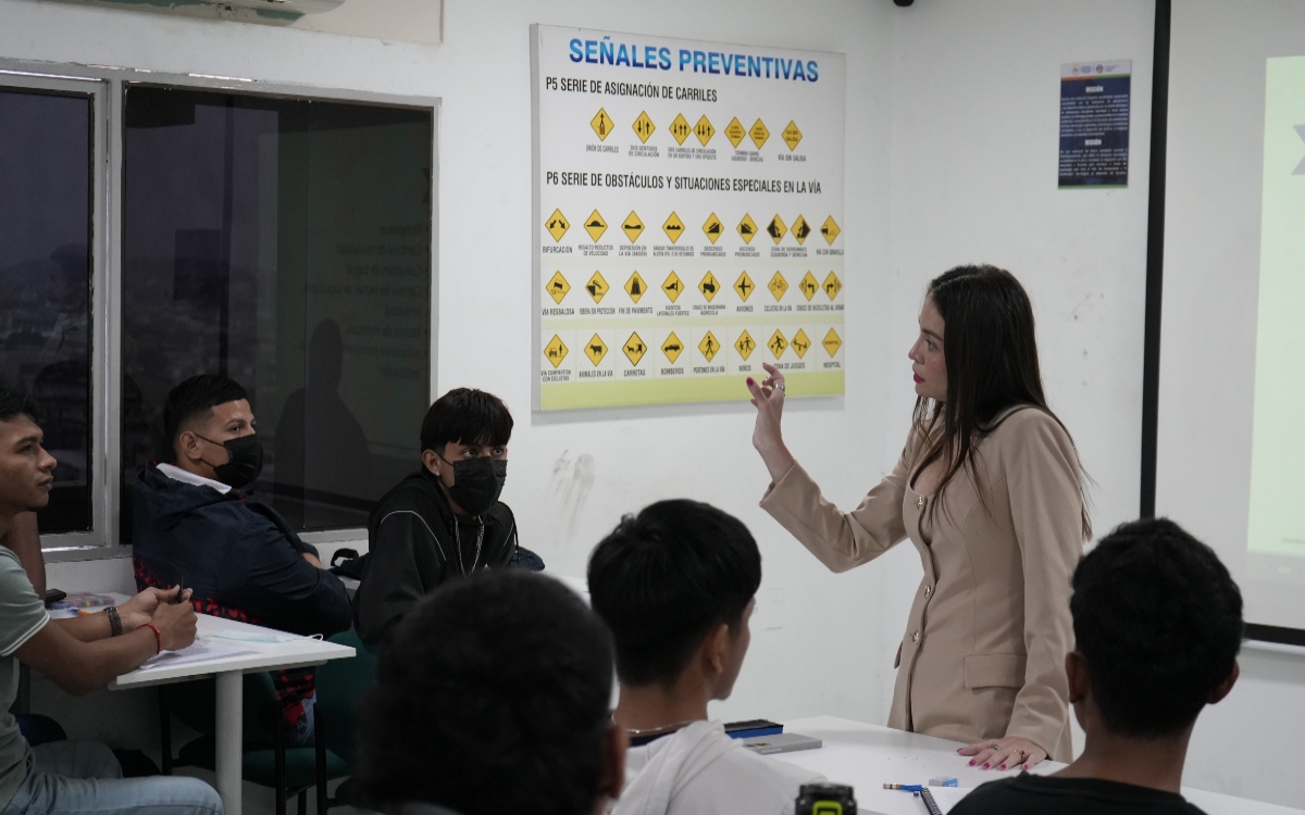 ITB da la bienvenida a sus nuevos estudiantes de Electricidad.
