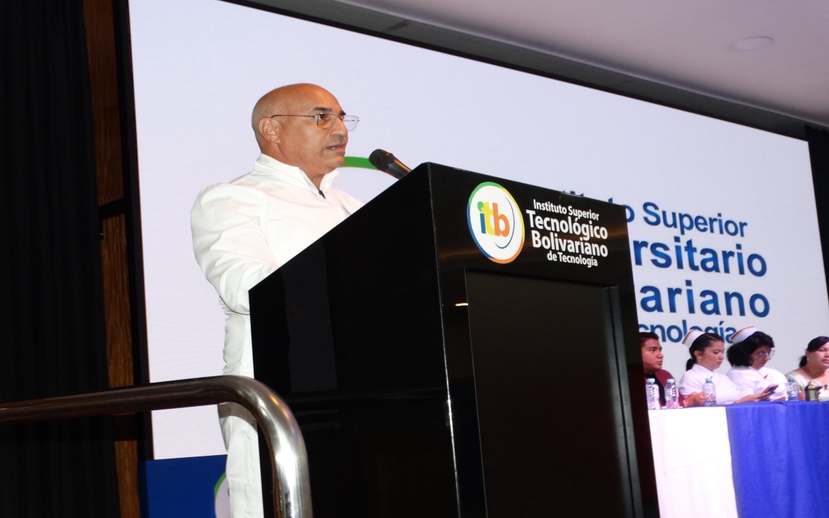 Ceremonia de la Luz: un hito en la formación de futuros enfermeros del ITB 