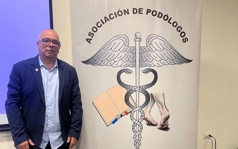 Docente del ITB brilla como ponente en Congreso Internacional de Podología en la Diabetes