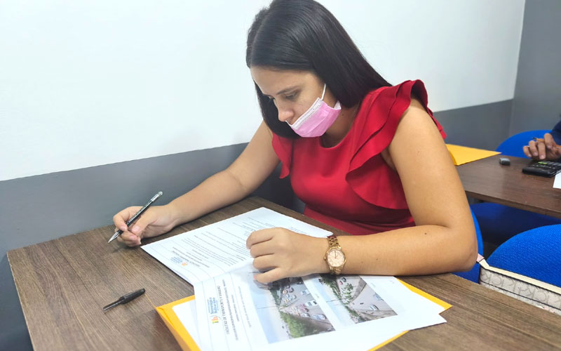 Estudiantes de Planificación y Gestión del tránsito rinden el examen práctico complexivo.