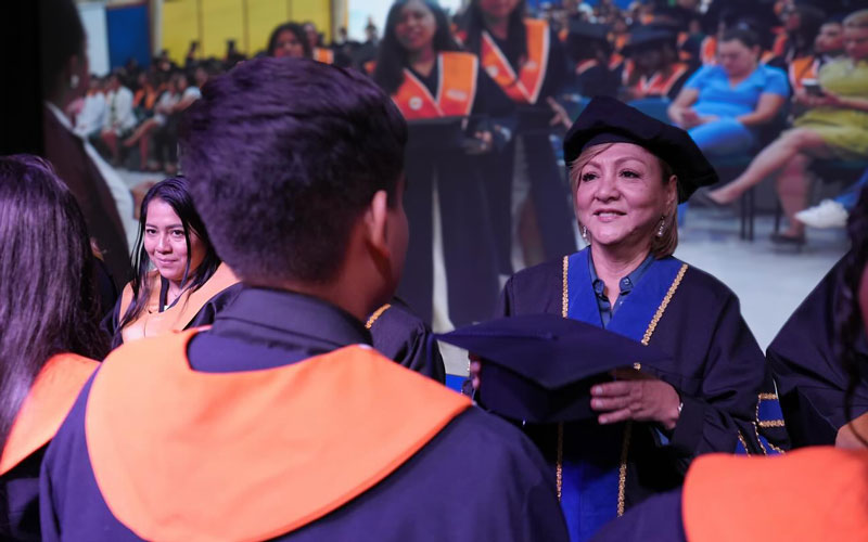 ITB gradúa a estudiantes beneficiarios del convenio con DASE en áreas clave para la comunidad. 