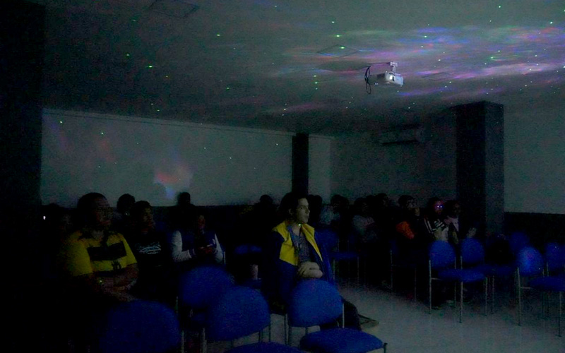 La Facultad de Ciencias Empresariales y Sistemas (FACES) promueve conciencia ambiental con Cine Foro Luz, Cámara y Reflexión