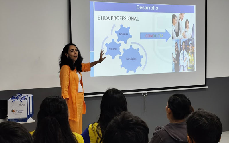 Taller sobre ética profesional fortaleció la formación de futuros contadores.