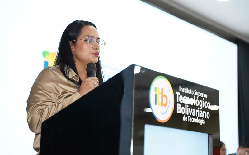 Conduce Ecuador del ITB celebra la graduación de nuevos profesionales en conducción 