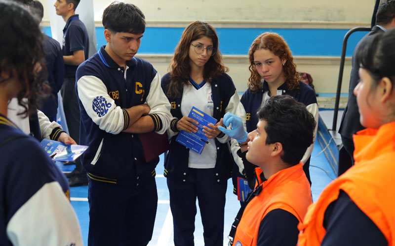 El ITB  participó en la feria estudiantil de la Unidad Educativa Cardenal Bernardino Echeverría Ruiz