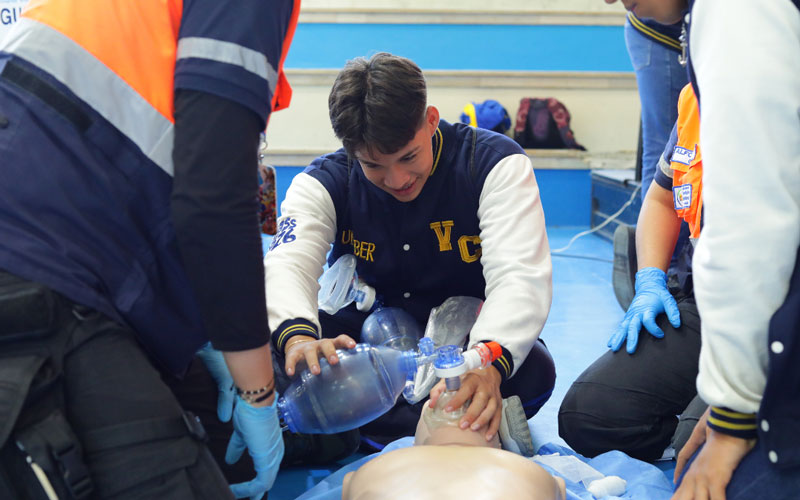 El ITB  participó en la feria estudiantil de la Unidad Educativa Cardenal Bernardino Echeverría Ruiz