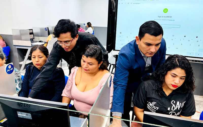 Capacitación sobre redacción de ensayos académicos para estudiantes de la FATV 