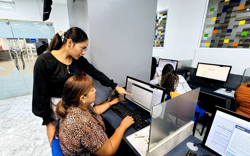 Capacitación sobre redacción de ensayos académicos para estudiantes de la FATV 