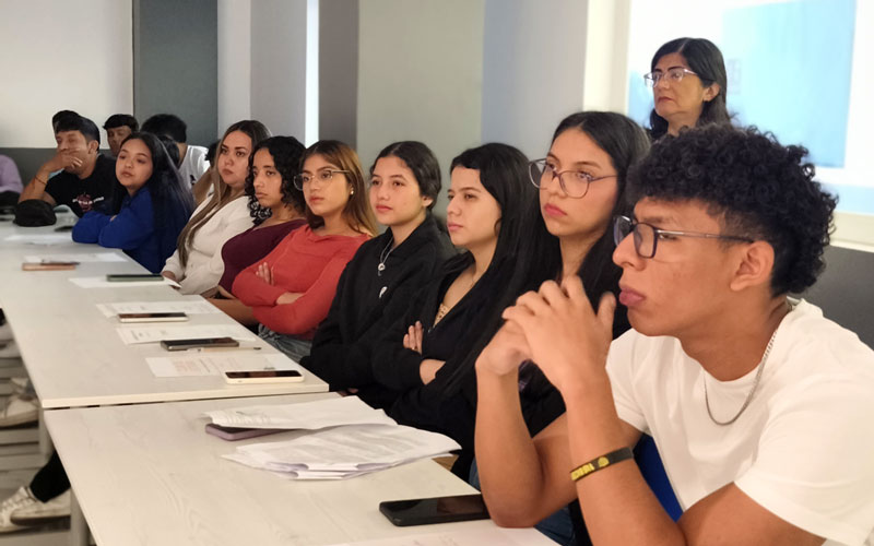 ITB impulsa el pensamiento crítico y la comunicación efectiva a través de su Club de Lectura. 