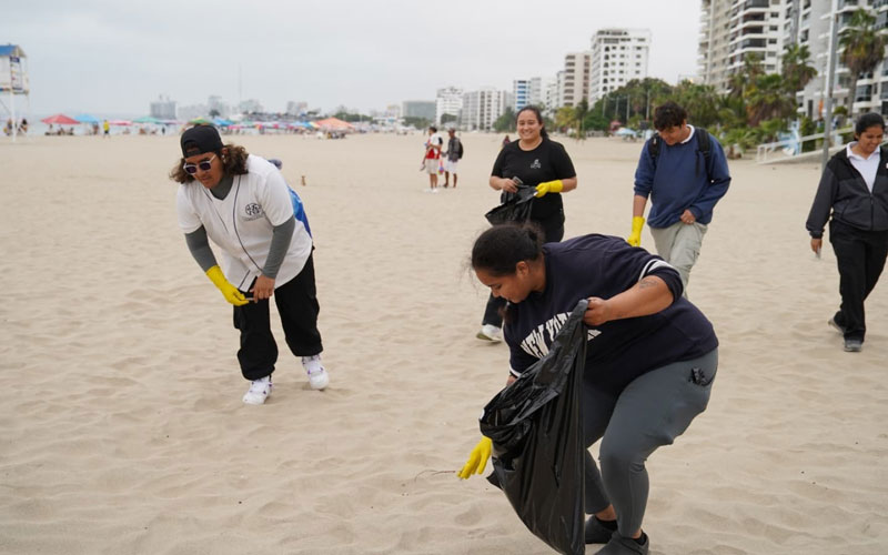 Un Océano, Mil Latidos impulsa conciencia ambiental en Salinas