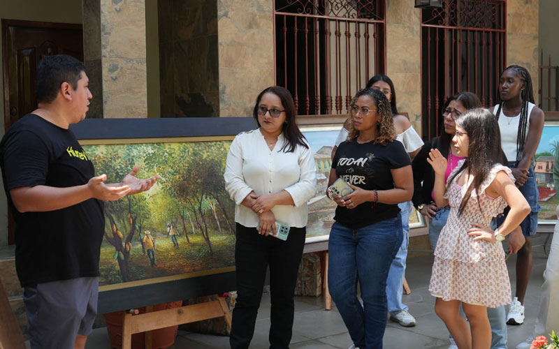 Estudiantes del ITB conocen el mundo del cacao fino de aroma en Casa de Experiencia Rohayhu