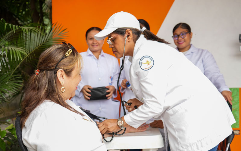 ¡En el ITB formamos profesionales que marcan la diferencia! 