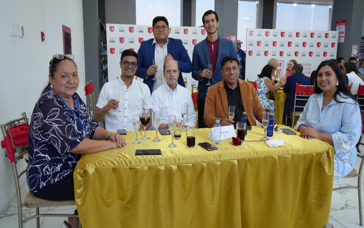 Brindis y Almuerzo en Honor a Conferencistas del VI Congreso de Ciencias Técnicas y Empresariales. 
