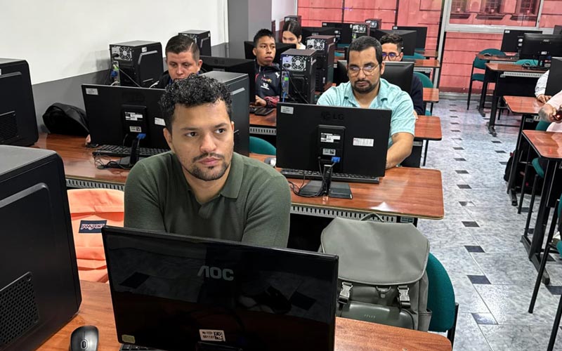 Formarse con herramientas reales marca la diferencia Nuestros estudiantes de Administración