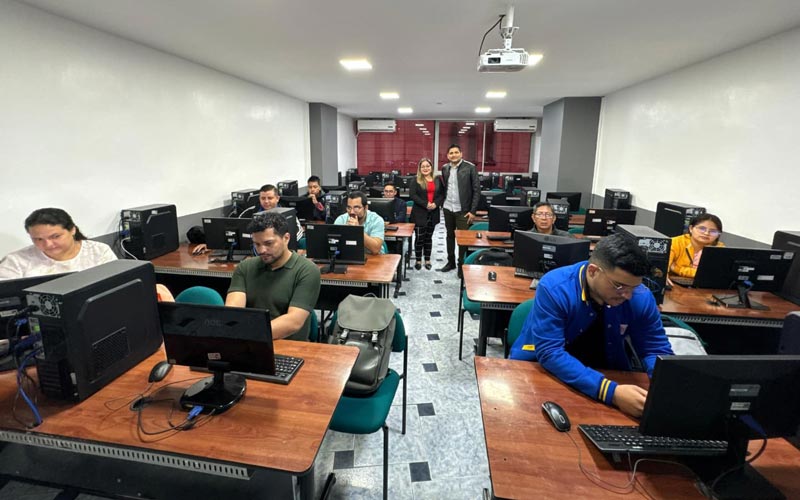 Formarse con herramientas reales marca la diferencia Nuestros estudiantes de Administración