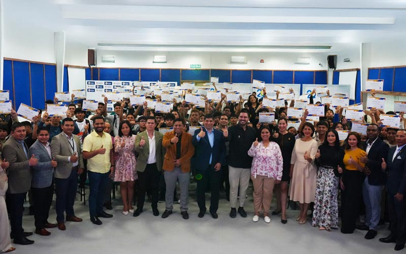 ITB entrega certificados a estudiantes de la Escuela de Formación en Participación Ciudadana.