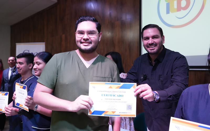 ITB entrega certificados a estudiantes de la Escuela de Formación en Participación Ciudadana.