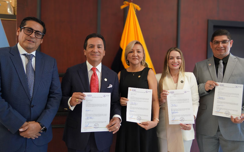 ITB posesiona nuevas autoridades académicas y de gestión institucional