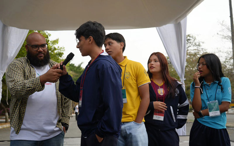 Estudiantes de Rehabilitación Física continúan su participación en la segunda jornada de Scholas Ciudadanía Guayaquil 2025