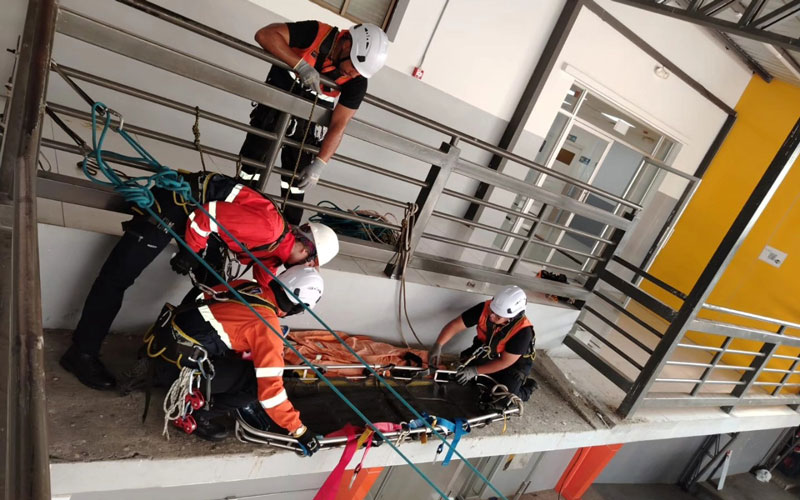 Aprendiendo a salvar vidas desde las alturas 