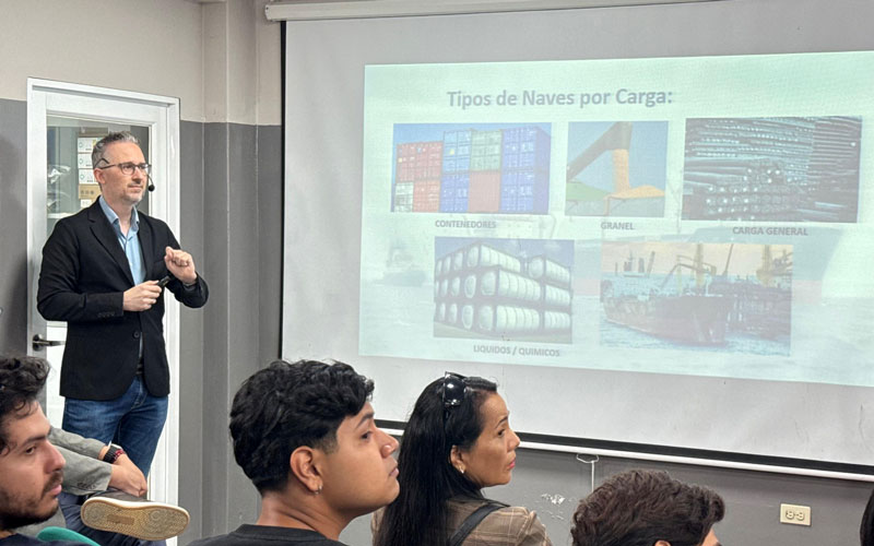 Exitoso Café Bolivariano impulsa el diálogo sobre transporte y logística 