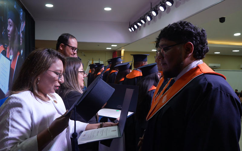 ITB celebra la incorporación de 362 nuevos tecnólogos en dos emotivas ceremonias de graduación.