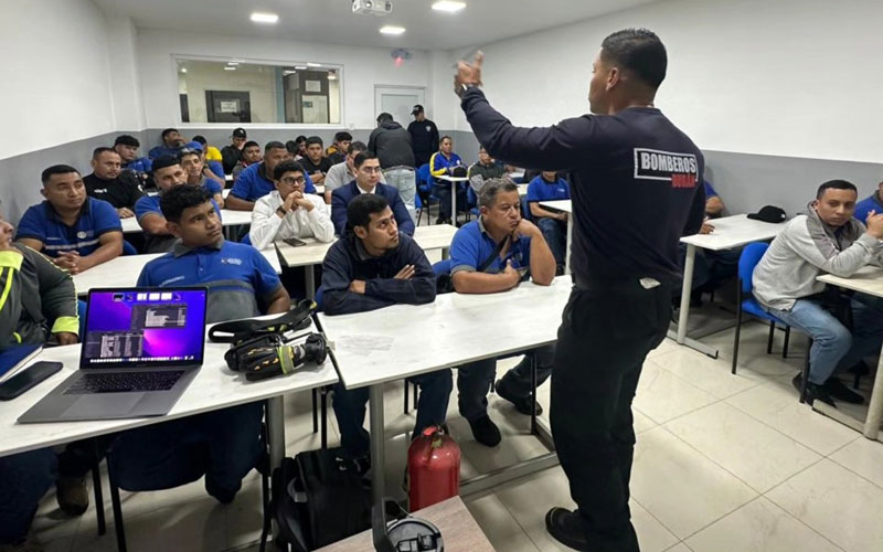Personal del ITB fortalece sus capacidades en primeros auxilios y prevención de incendios
