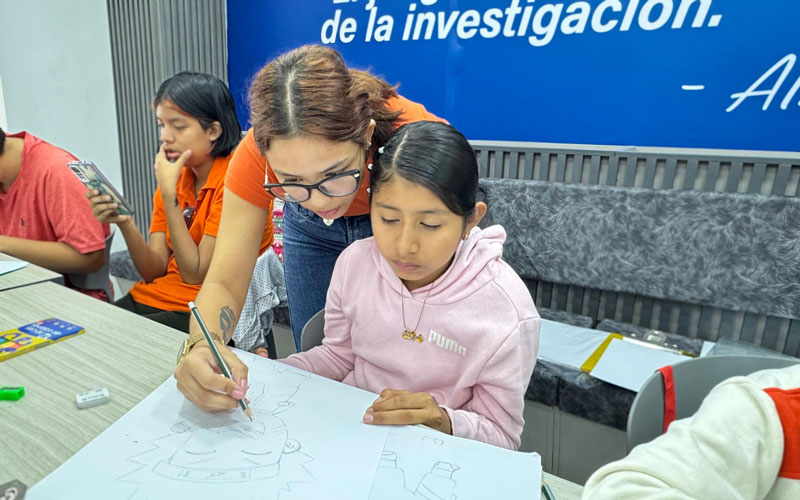 Estudiantes del ITB dictan Taller de Dibujo e Ilustración Estilo Chibi para la comunidad infantil.