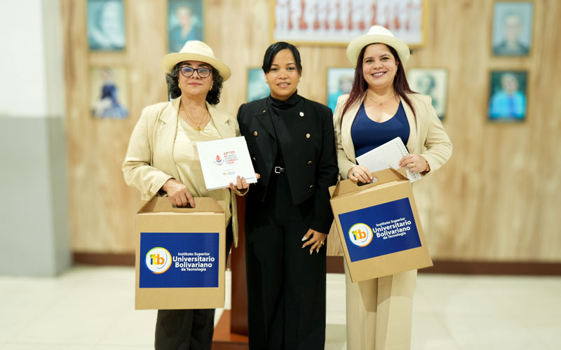 Brindis por la ciencia, la educación y la unión institucional. 