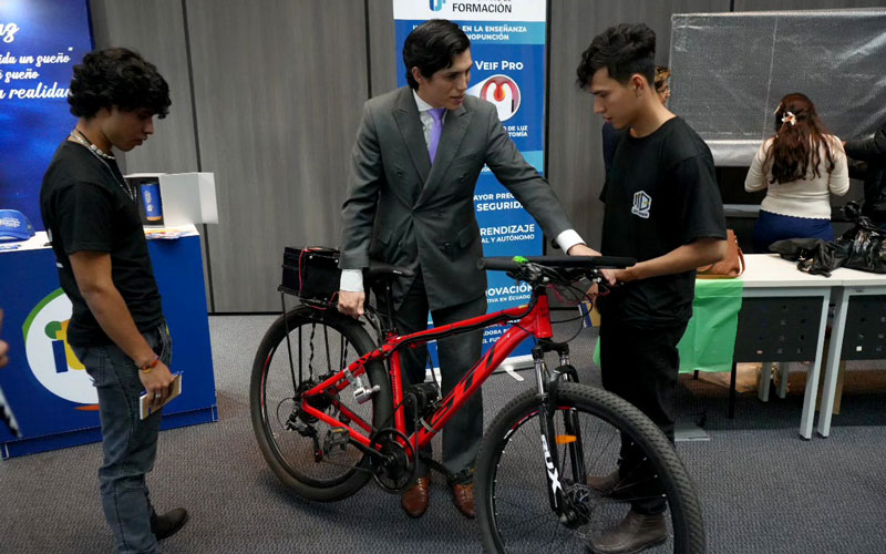 ITB participa en el segundo día del E-TECH 2025 con innovación y creatividad educativa