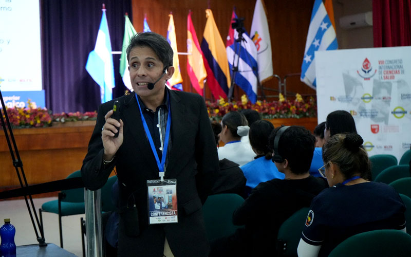 ITB fortalece la formación científica y el intercambio internacional en el tercer día de su VIII Congreso de Ciencias de la Salud.