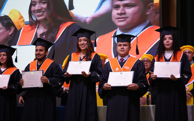 ITB invistió a más de 270 nuevos profesionales en la Segunda Jornada de Graduación de la FASSS - Promoción 2025.