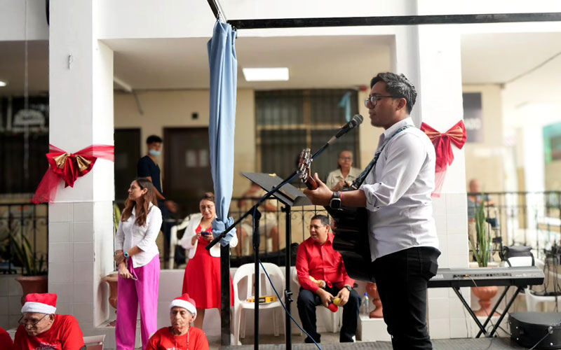ITB lleva luz y esperanza al Hogar del Corazón de Jesús con emotiva posada navideña