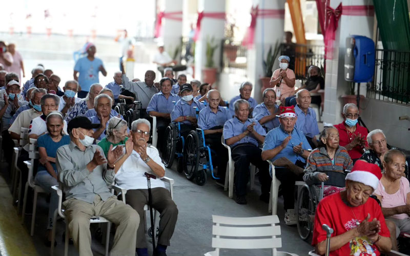 ITB lleva luz y esperanza al Hogar del Corazón de Jesús con emotiva posada navideña