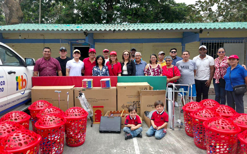 ITB y UBE fortalecen la vinculación social con entrega de canastas navideñas en CERIDITE