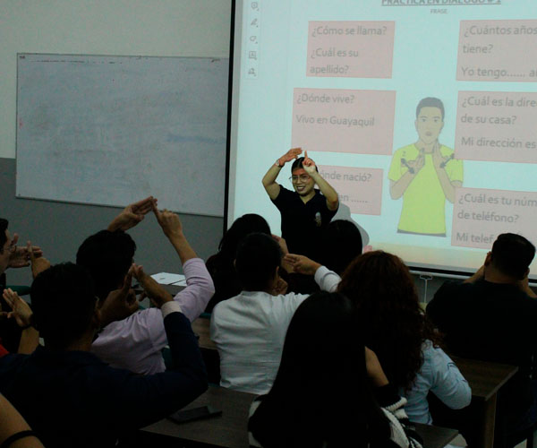 ITB fortalece la inclusión con exitosa culminación del taller de lengua de señas