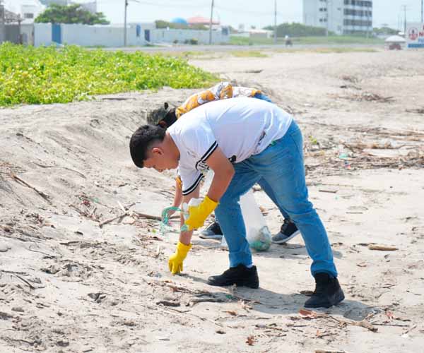 ITB desarrolla jornada ambiental “Un océano, mil latidos” en Salinas