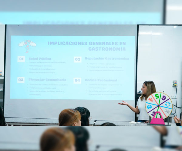 Estudiantes de Gastronomía conmemoraron el Día Mundial de la Salud mediante una exposición culinaria