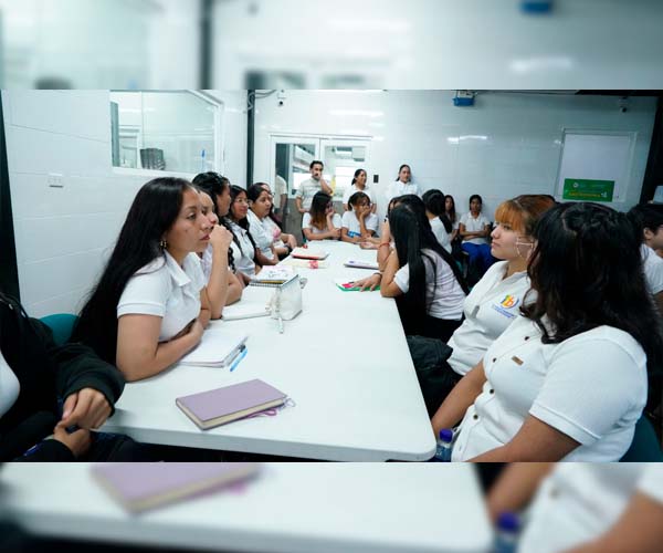 Estudiantes de Gastronomía conmemoraron el Día Mundial de la Salud mediante una exposición culinaria