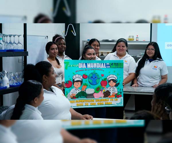 Estudiantes de Gastronomía conmemoraron el Día Mundial de la Salud mediante una exposición culinaria