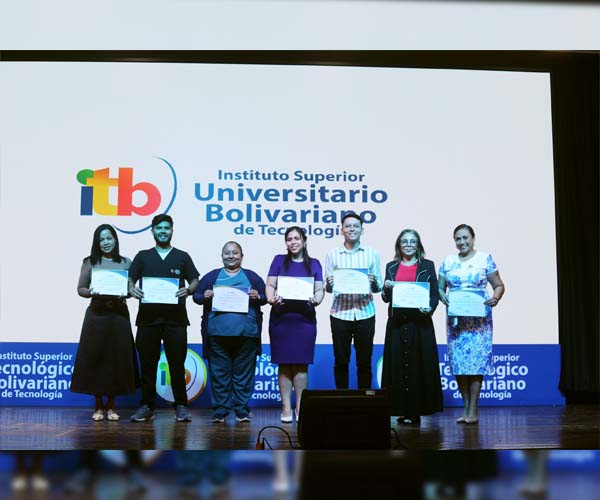 ITB rinde homenaje a sus docentes con una emotiva y destacada celebración por el Día del Maestro