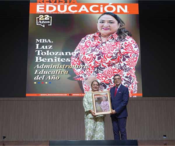 Docentes del ITB destacan a nivel nacional con múltiples reconocimientos en la “Portada de Oro”