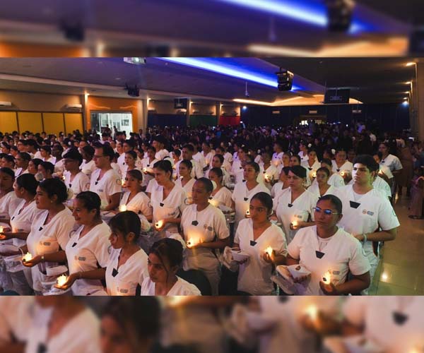La llama de la vocación y el compromiso iluminó la Ceremonia de la Luz de Enfermería