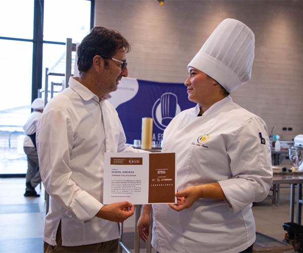 Docente del ITB participa como juez de piso en actividad académica de la Escuela de los Chefs