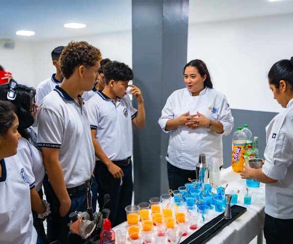 ITB impulsó la orientación profesional de estudiantes de bachillerato con jornada académica