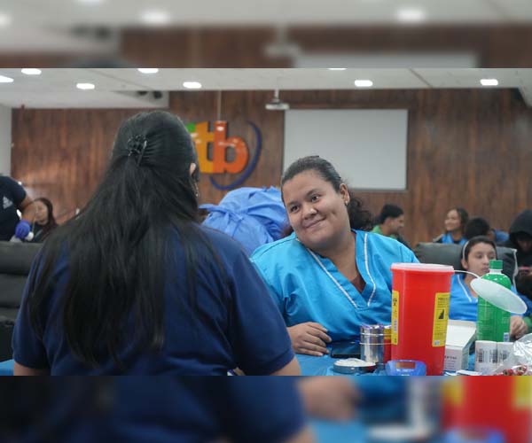 Segundo día de la Campaña de Donación de Sangre reúne héroes de la comunidad bolivariana por la vida